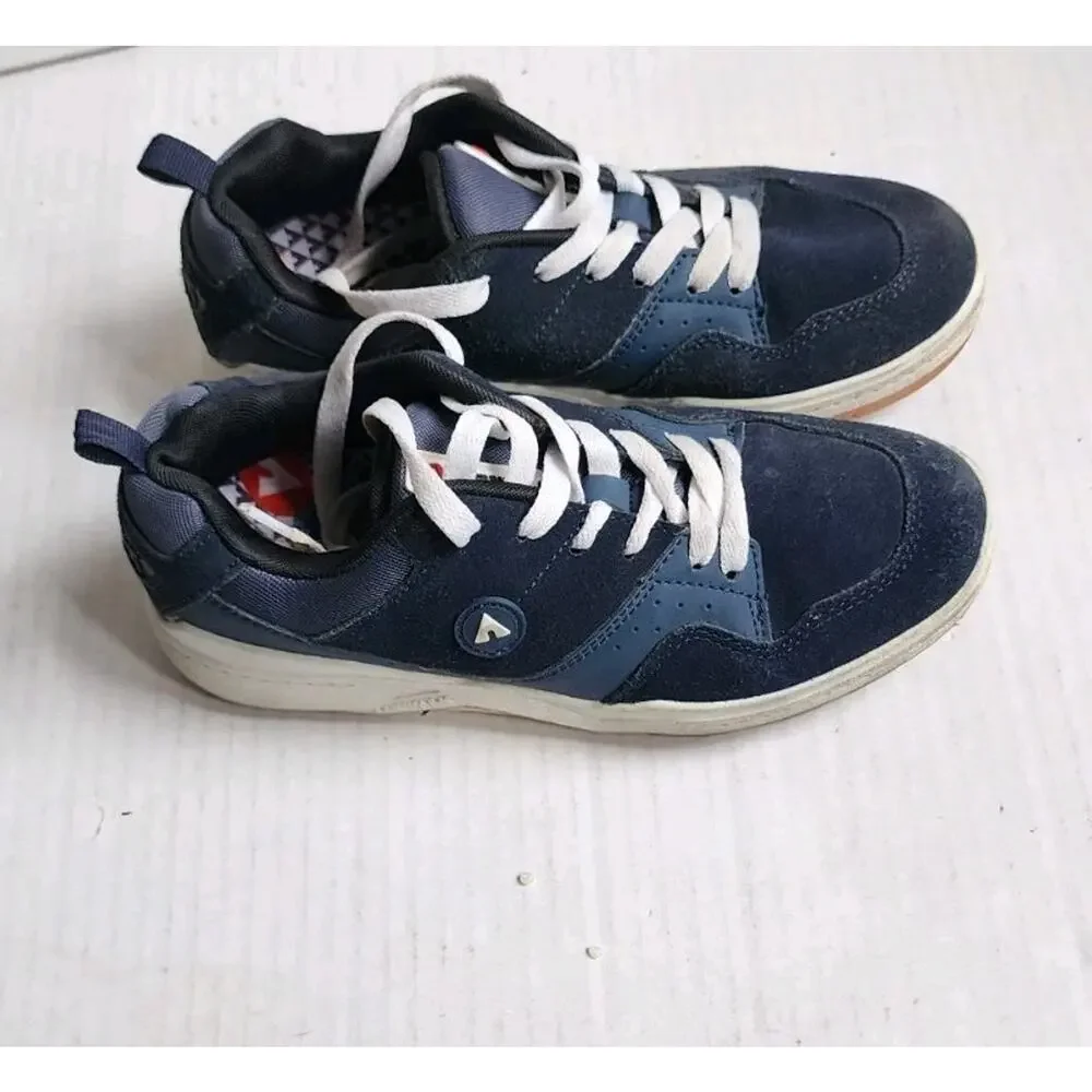 Airwalk Youth Size 4 Navy Blue Skate Shoes Sneakers Lace Up Casual Low Top Boys